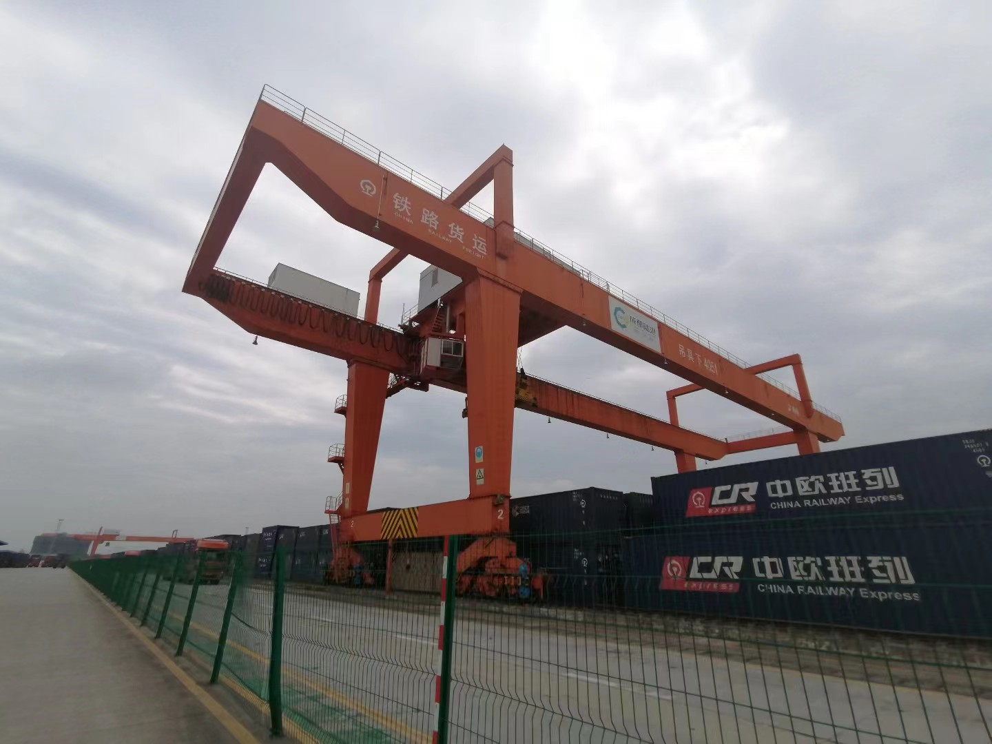 軌道式集裝箱龍門吊
