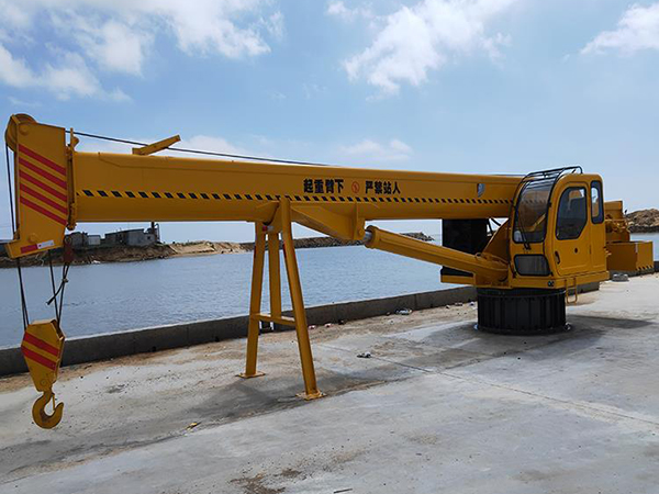 電動液壓回轉(zhuǎn)起重機