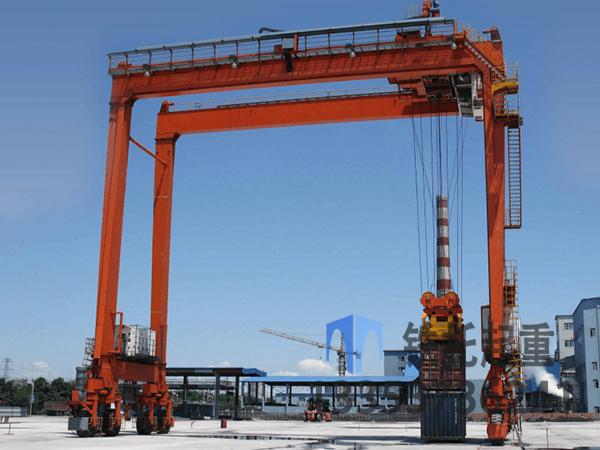 安徽蕪湖集裝箱門式起重機(jī)廠家集裝箱門式起重機(jī)精準(zhǔn)定位